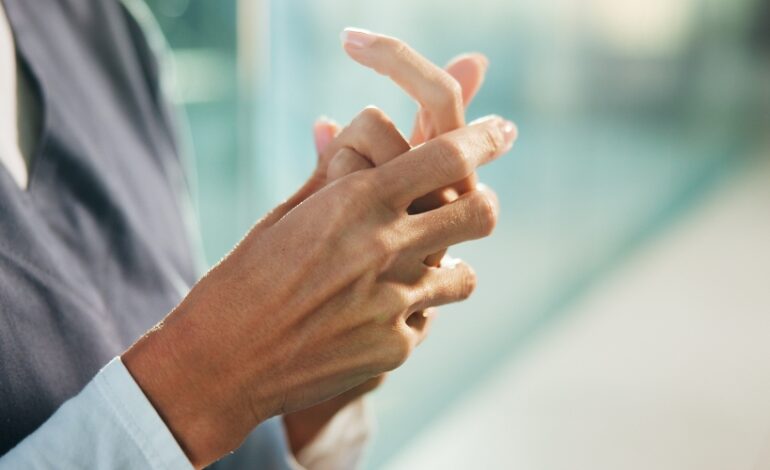 Une enquête révèle l’écart entre la réalité de la maladie de Parkinson et les représentations qu’en ont les Français.