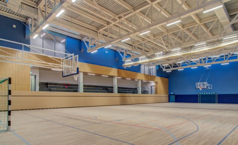 Deux études, soutenues par l’Agence de la transition écologique (Ademe), mettent en évidence la présence de polluants dans l’air des salles de sport et des gymnases, mais à des seuils acceptables. Elles formulent des pistes pour limiter l’exposition des sportifs.